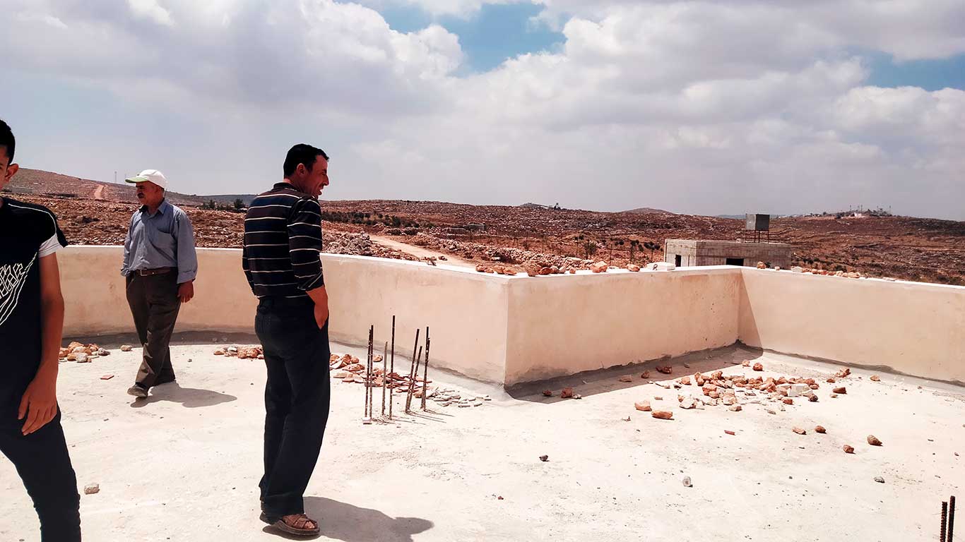 سطح المنزل الذي قتل فيه محمد حسن.  تصوير سلمى الدّبعي، بتسيلم، 5.7.21