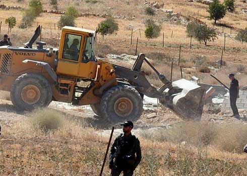 הריסת מבנה חקלאי בכפר א-רפאעיה שבדרום הרב חברון. צילום: עיד הזאלין, 30.6.22