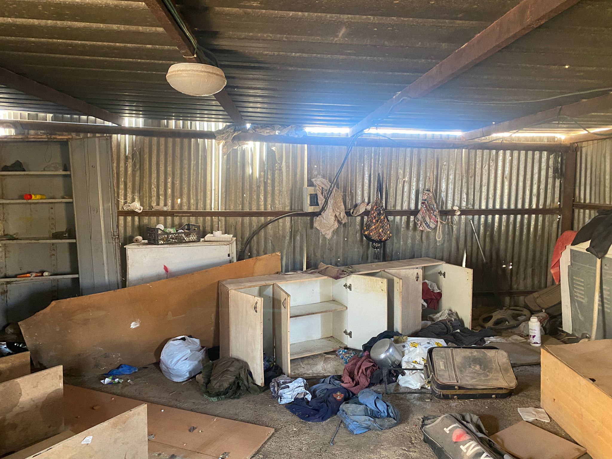 בית המשפחה לאחר פלישת המתנחלים. צילום: איאד חדאד (בצלם)