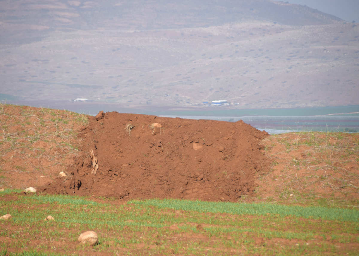 A rural access road blocked by the Israeli army. Photo: 'Aref Daraghmeh, B'Tselem, 13 Jan. 2023 