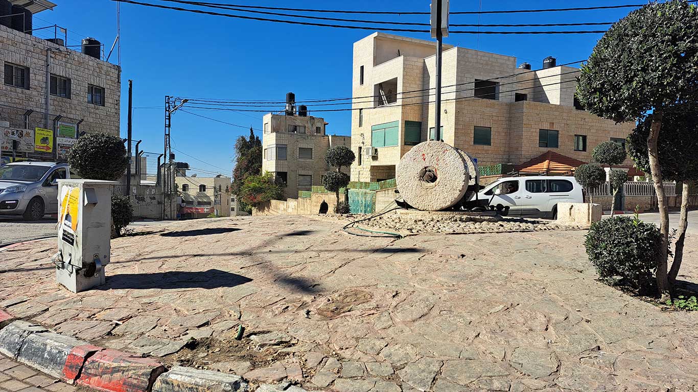 The Madares roundabout in Bitunya. Photo: Iyad Hadad, B'Tselem, 29 Nov. 2023