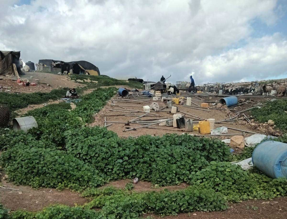 Members of the Abu ‘Aram family leaving their compound in Khirbet Samrah. Photo: ‘Aref Daraghmeh, B’Tselem