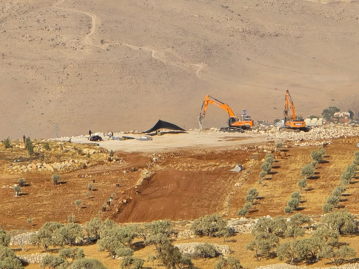 أعمال إقامة بؤرة "حفات غيبوري دافيد" الاستيطانية، شمالي ـ شرق قرية دوما. تصوير: سلمى الدبعي، بتسيلم