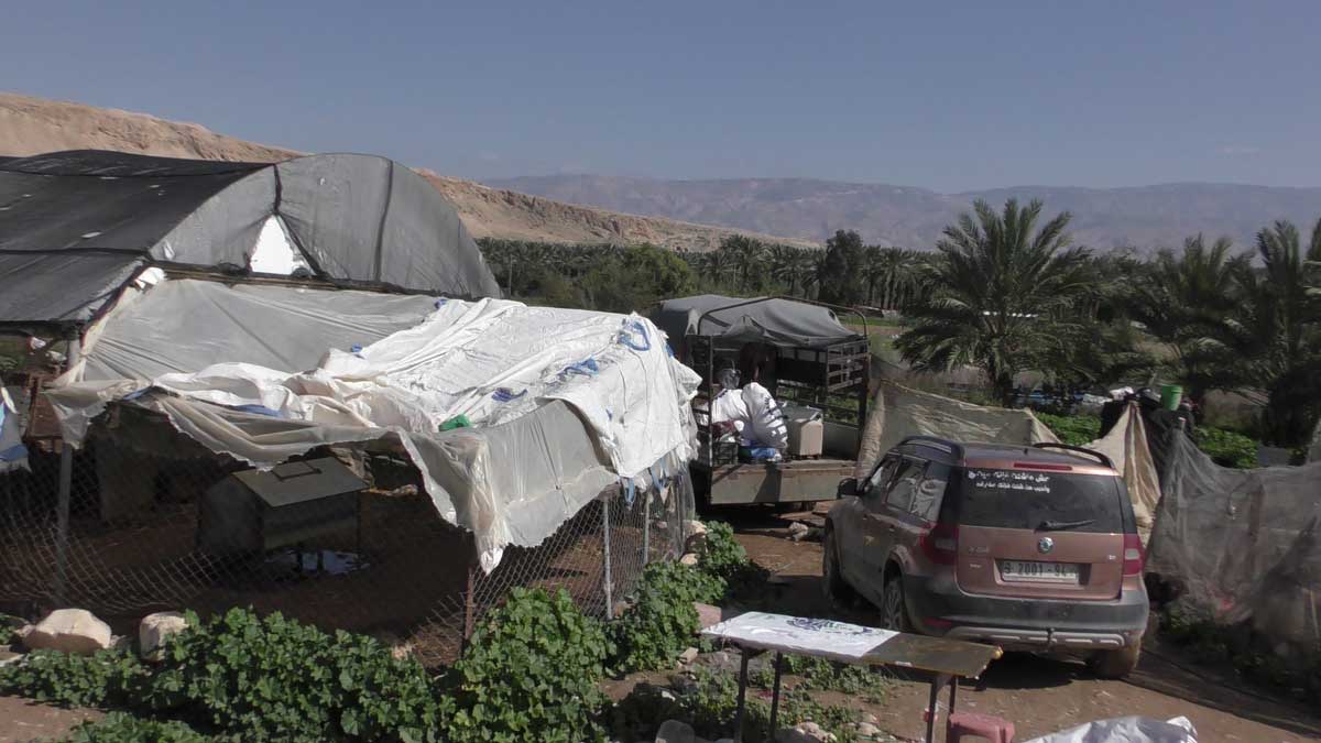 A truck onto which Tal a-Smadi residents loaded their belongings before leaving. Photo: ‘Aref Daraghmeh, B’Tselem
