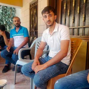 معتصم غانم وإخوته. تصوير: سلمى الدبعي، بتسيلم، 6.7.22