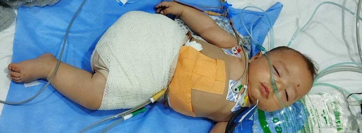 هاني زيارة في المستشفى بعد إصابته.  قدمتها العائلة مشكورة