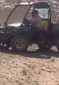 מתנחלים בטרקטורון בשטח הקהילה. מתוך תיעוד וידיאו באדיבות התושבים, 18.10.25