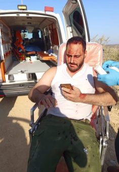 פינויו של סארי אבו זינה לבית החולים. התמונה באדיבות המשפחה