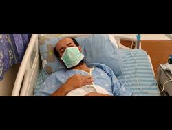 المضرب عن الطعام ماهر الأخرس في مستشفى كابلان. تصوير: أورن زيف (المحادثة المحلية)