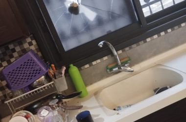 חלונות שניפצו המתנחלים. התמונות באדיבות המשפחה