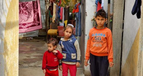 Amjad ’Afanah's children. Photo by Khaled al-’Azayzeh, B'Tselem, 28 Nov. 2022