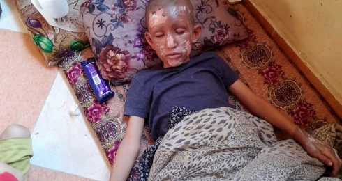 Hani Sharaf in the IDP camp in Khan Yunis. Photo: Olfat al-Kurd, B’Tselem, 7 Jan. 2024 