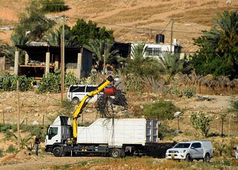Confiscation in Khirbet 'Alan. Photo by Photo by ‘Aref Daraghmeh, B’Tselem, 1 June 2020