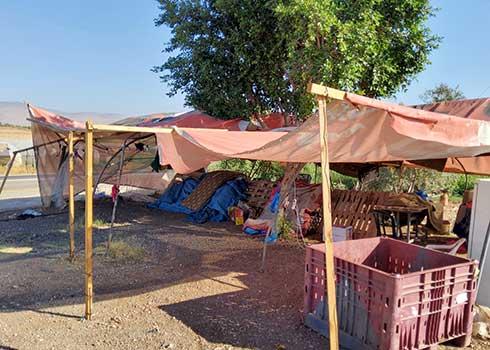 הדוכן שסחורתו הוחרמה בפעם השנייה באותו חודש. צילום: עארף דראר'מה, בצלם, 7.7.22