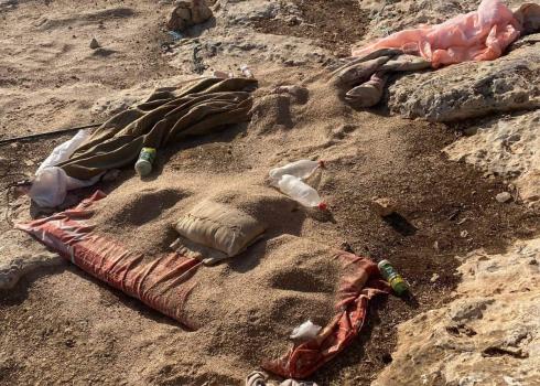 הסובין והשעורה ששפכו המתנחלים. צילום: איאד חדאד, בצלם 