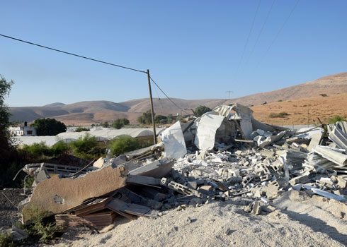 Ruins of the home in Khirbet Humsah a-Tahta. Photo by 'Aref Daraghmeh, B'Tselem 