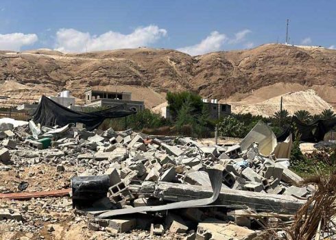 أنقاض المنزل في قرية عين الديوك التحتا. تصوير: عارف دراغمة، بتسيلم