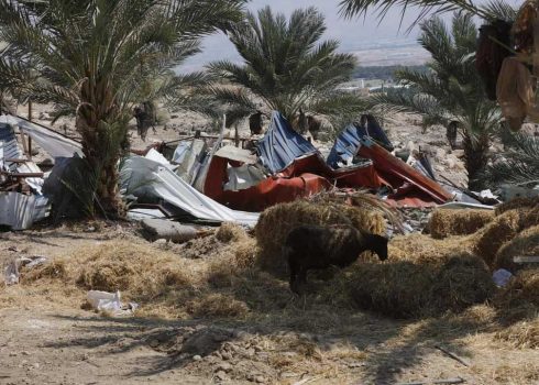 חלק מהקרוואנים ההרוסים. צילום: עארף דראר'מה, בצלם