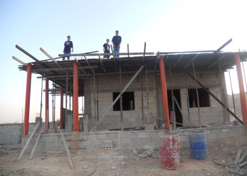 אחד המבנים לפני הריסתו. צילום: עארף דראר'מה, בצלם, 1.10.24 