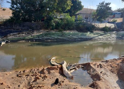  إحدى برك الري التي هدمتها الإدارة المدنية. تصوير: عارف دراغمة، بتسيلم