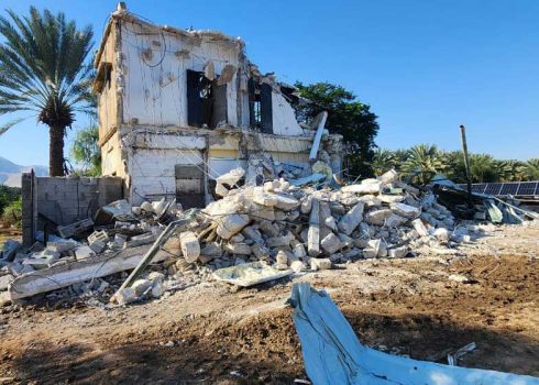 ركام المبنيين في المخروق. تصوير: عارف دراغمة، بتسيلم