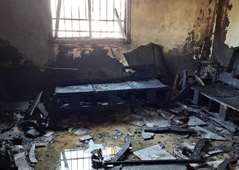 סלון בית משפחת עודה ששרפו המתנחלים. צילום: סלמא א-דיבעי, בצלם, 4.12.24