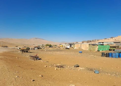 אוהלי המשפחה בח'לת מכחול. צילום: עארף דראר'מה, בצלם