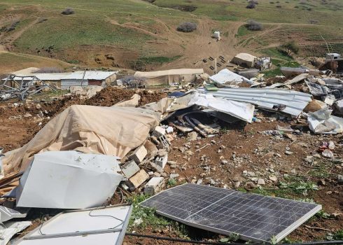 חורבות בית המשפחה באל-בורג'. צילום: עארף דראר'מה, בצלם 