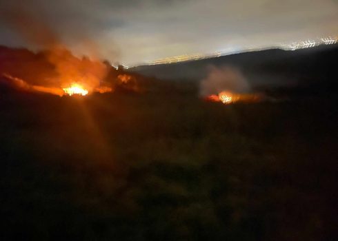 אוהלי המשפחה עולים באש. התמונה באדיבות המשפחה