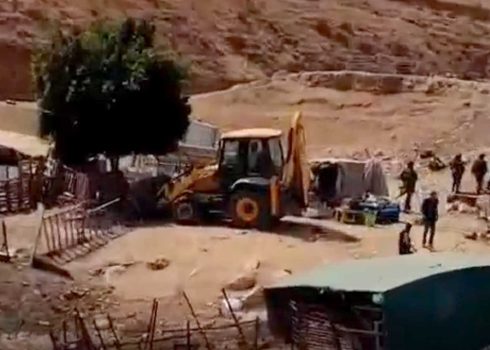 هدم المباني في خربة عين الحلوة. صورة قدمها نشطاء مشكورين 