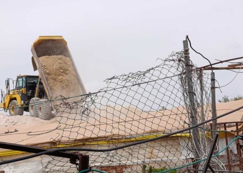 עבודות העפר והמכולה מול בתי משפחת דר'אמין צילום: מוחמד רומאנה, בצלם