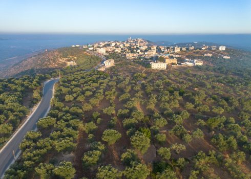 The village of Farkha. Photo by Mahmood Moutan, licensed under CC-BY-SA-4.0 