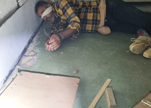 יוסף בשאראת כפי שצילמו אותו החיילים במכשיר הטלפון שלו, בבסיס הצבאי. התמונה באדיבותו