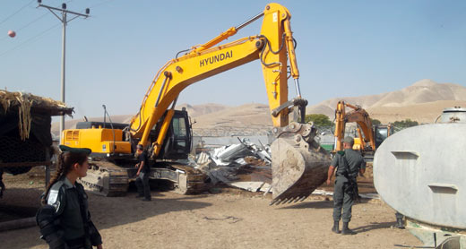 Civil Administration bulldozers demolishing structures, Id’eis. Photo: Yusef Bani ‘Odeah, 21 May 2014 Civil Administration bulldozers demolishing structures, Id’eis. Photo: Yusef Bani ‘Odeah, 21 May 2014